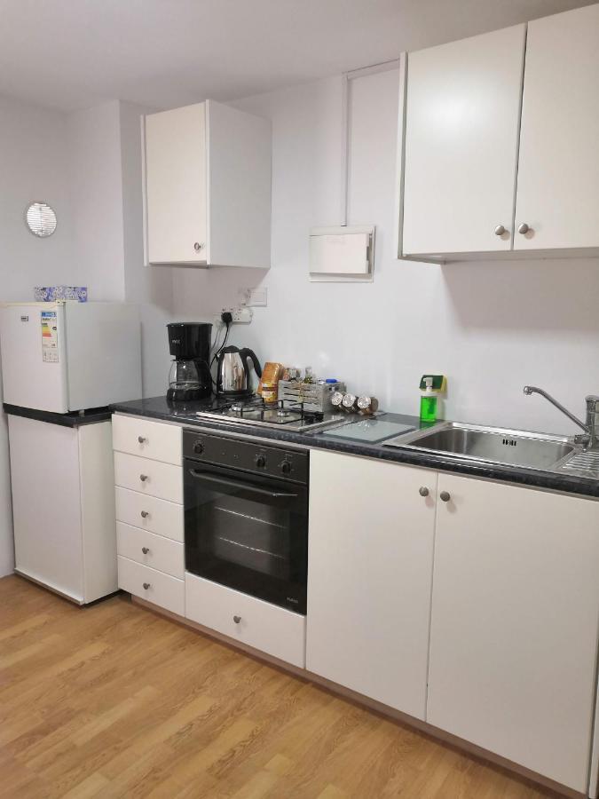 לימסול Guest Apartments מראה חיצוני תמונה